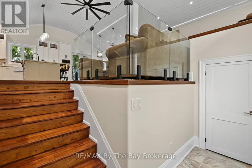 208 Thomas Street — photo 9 of 40