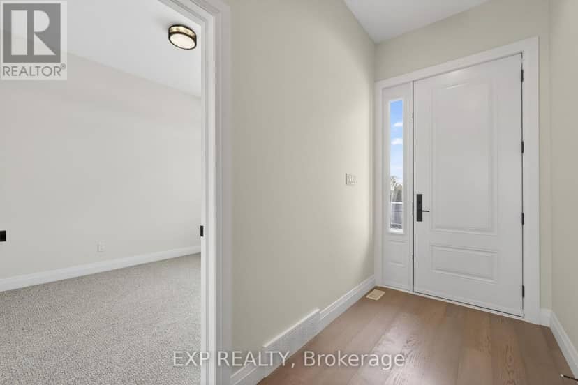 24 Dearing Drive, South Huron, photo 3