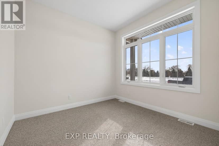 24 Dearing Drive, South Huron, photo 4
