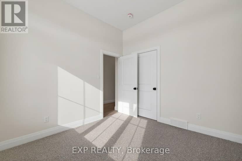 24 Dearing Drive, South Huron, photo 5