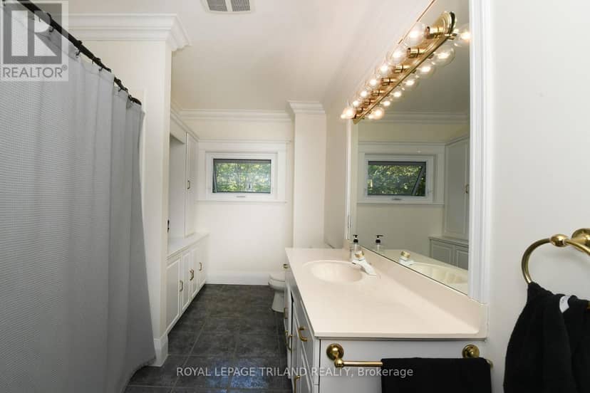 12 Victoria Street — photo 18 of 40
