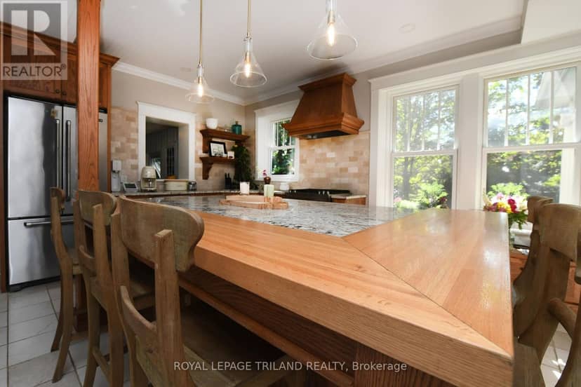 12 Victoria Street, Middlesex Centre, photo 8