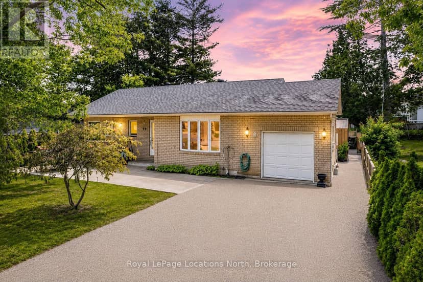 39 McCague Street — photo 1 of 33