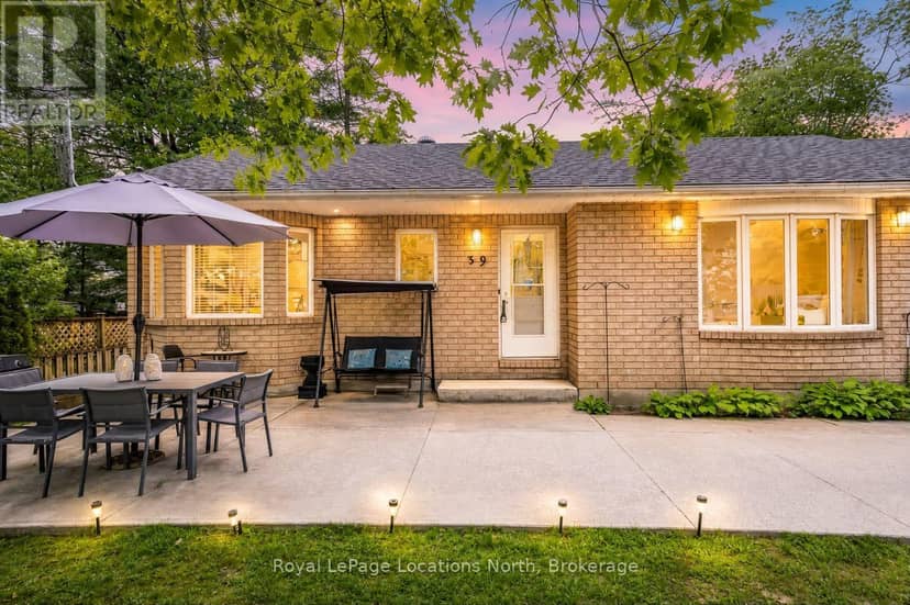 39 McCague Street — photo 2 of 33
