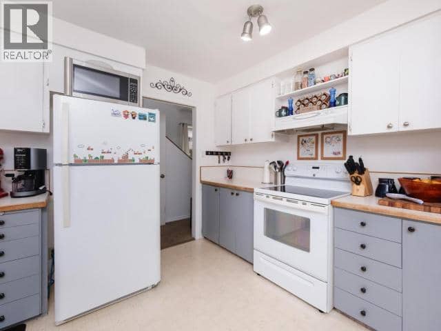 30 Stewart Road — photo 12 of 34
