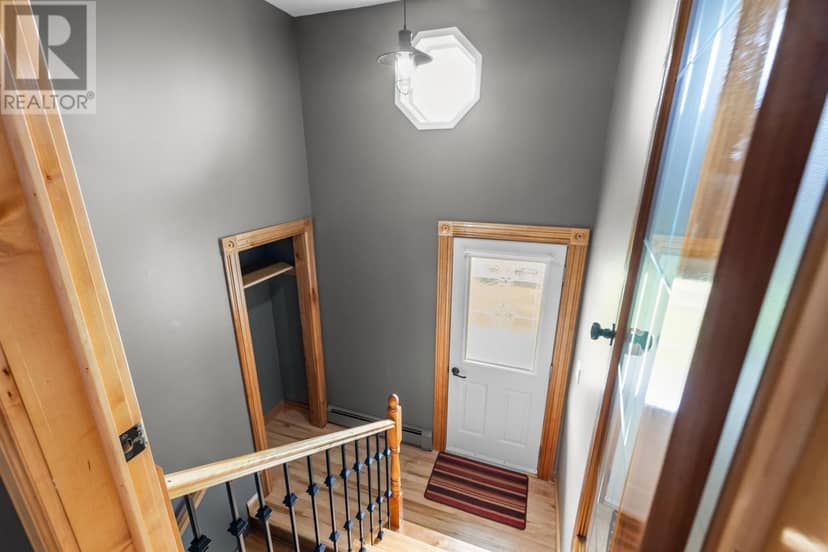 1366 Pownal Road — photo 8 of 40