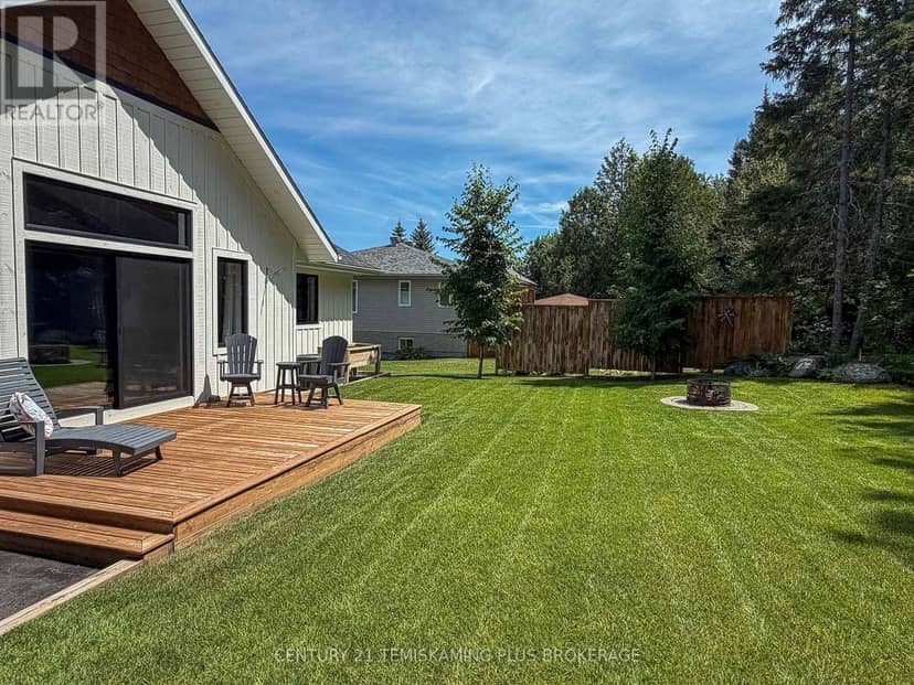 273 Cosman Crescent — photo 28 of 29