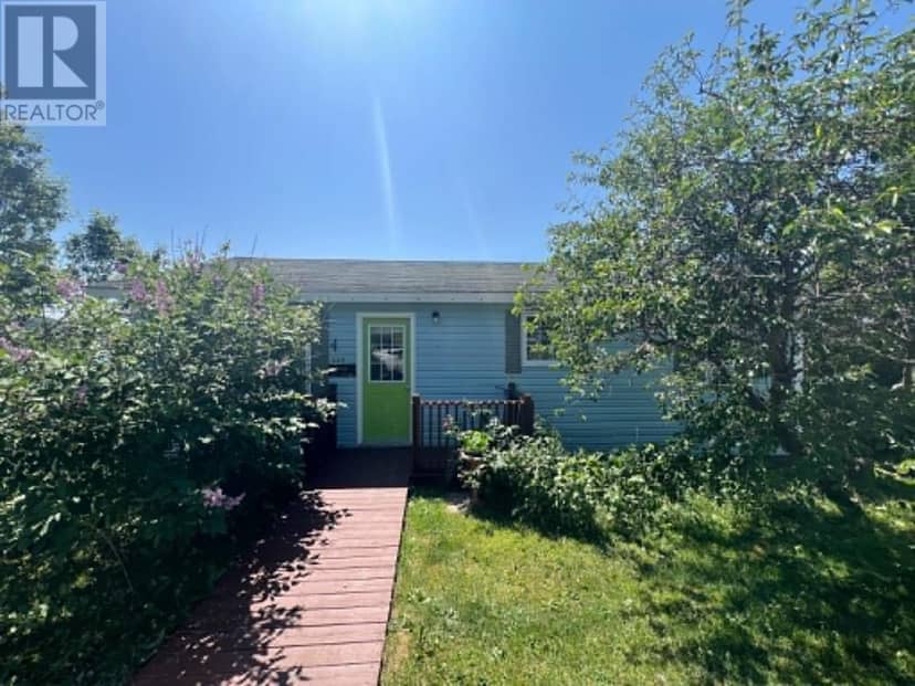 298 Main Road — photo 1 of 16
