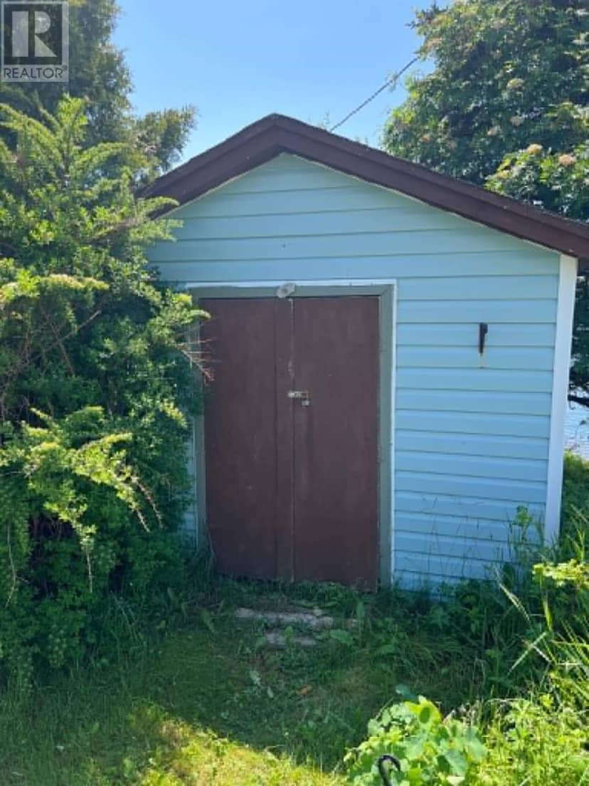 298 Main Road — photo 3 of 16