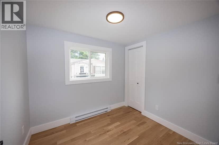 33 Northrup Crescent — photo 11 of 20