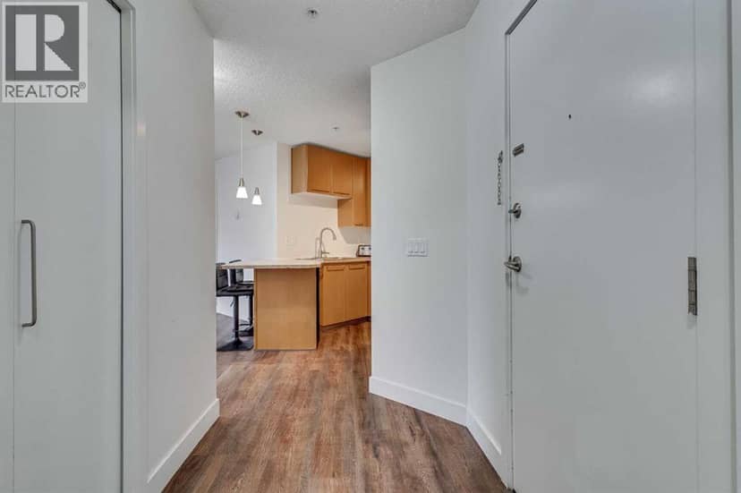 113, 35 Richard Court SW, Calgary, photo 7
