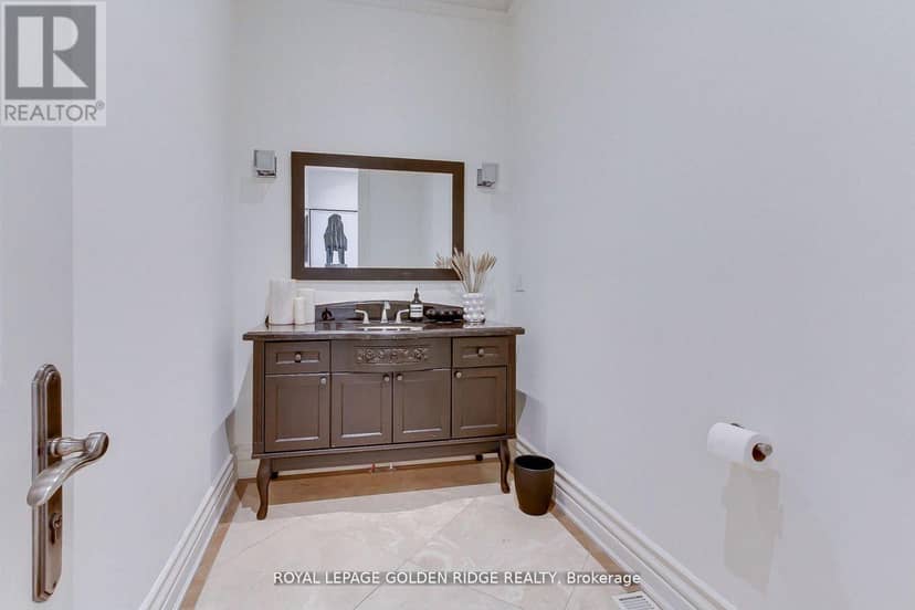 99 Bannockburn Avenue — photo 11 of 35