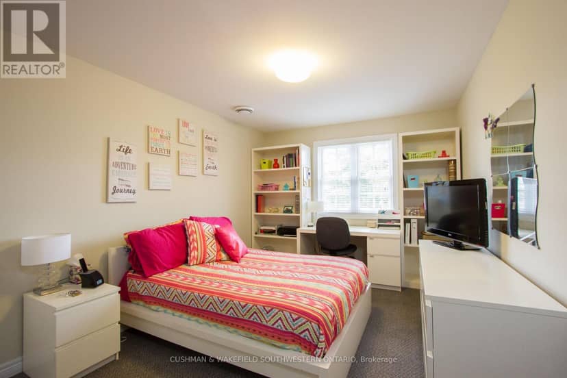 359-363 Duckworth Street — photo 15 of 23