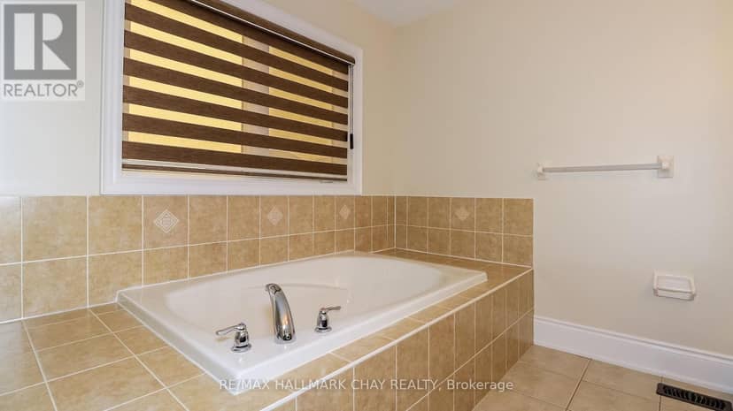 142 Gold Park Gate — photo 27 of 40