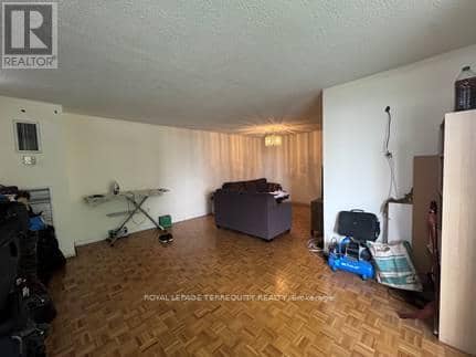 605 - 40 Panorama Court — photo 4 of 17