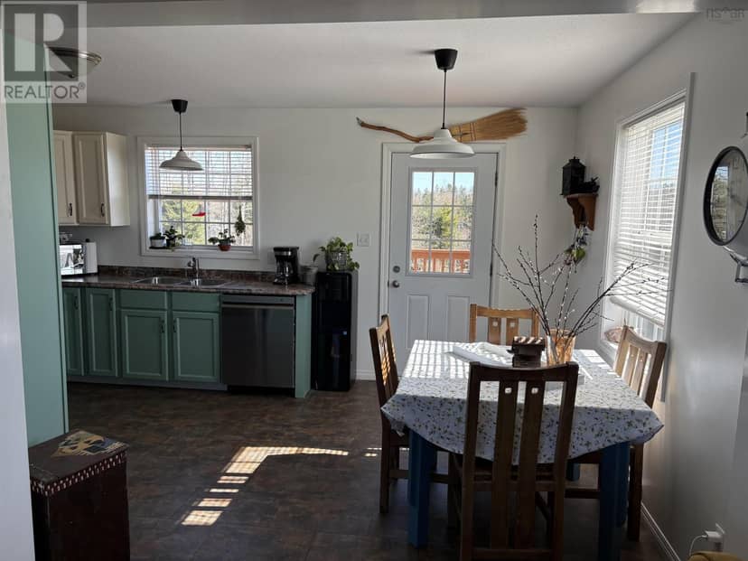 579 Highway 1 — photo 12 of 40
