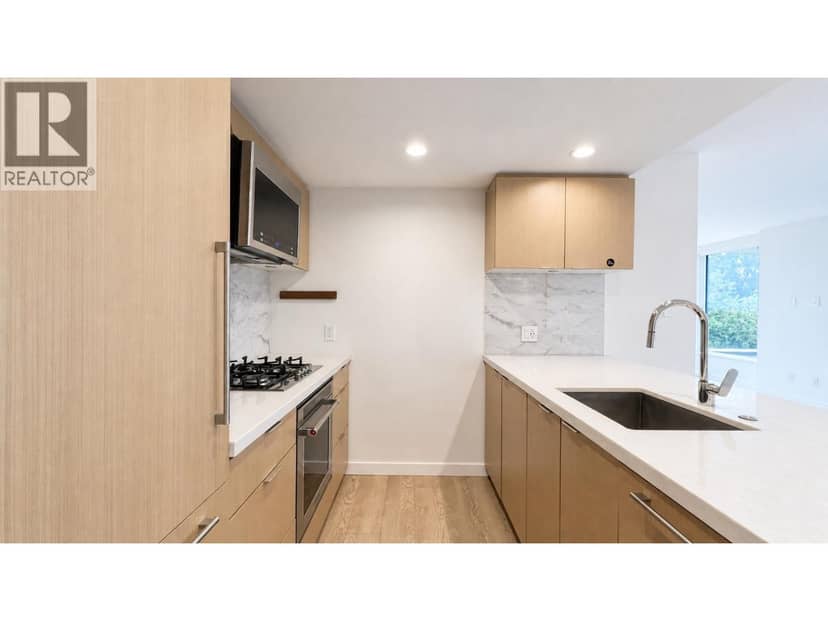 704 8238 LORD STREET, Vancouver, photo 6