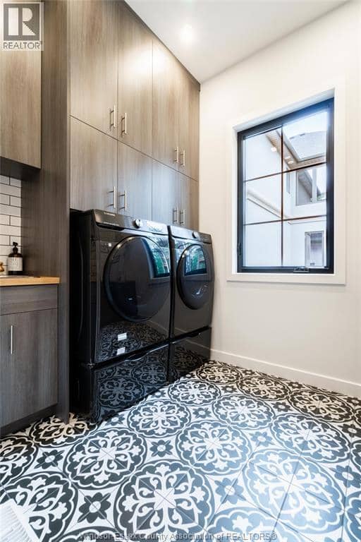 3570 Oke DRIVE — photo 18 of 18