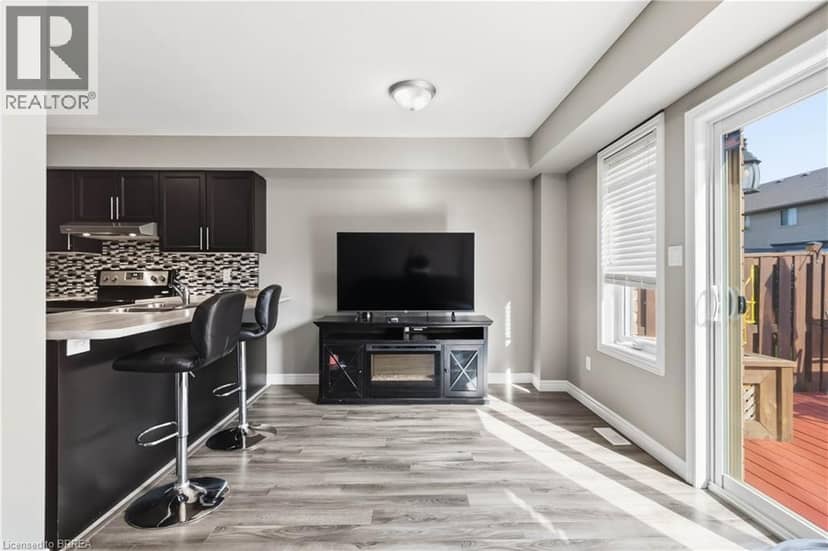53 BANKS Street — photo 12 of 28