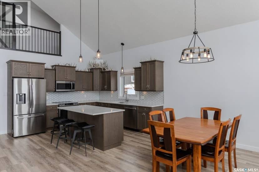 35 Lake AVENUE — photo 10 of 40