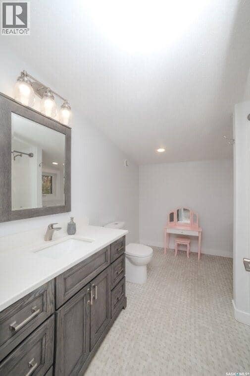 35 Lake AVENUE — photo 19 of 40