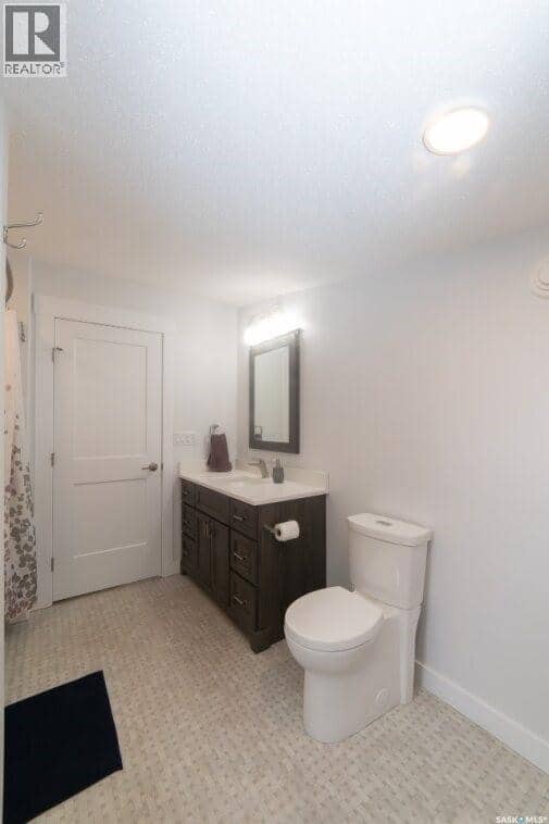 35 Lake AVENUE — photo 21 of 40