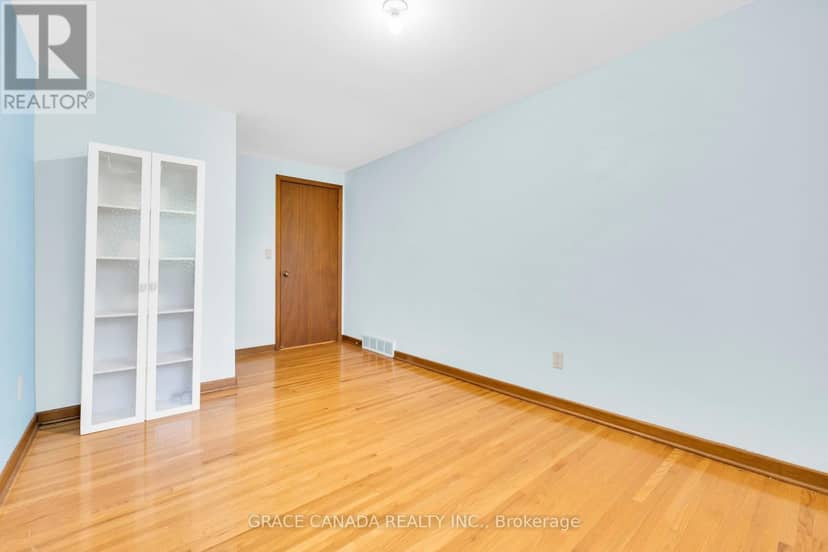 4650 - 4666 Caboto Drive — photo 19 of 39