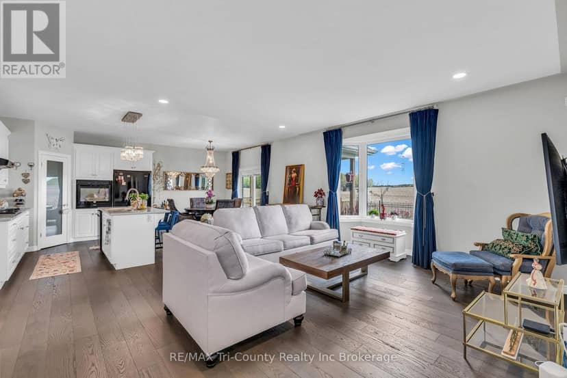 18 Crocus Avenue — photo 10 of 40