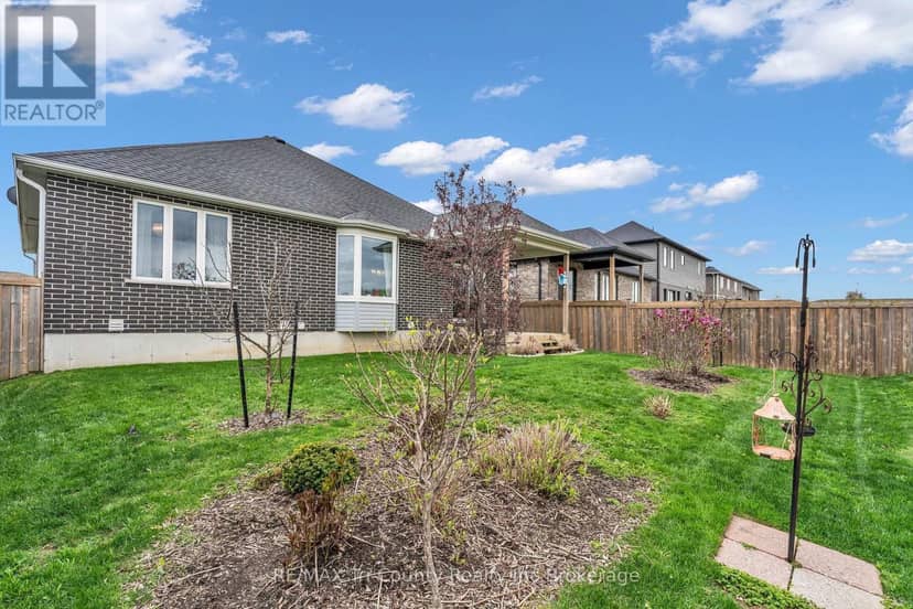 18 Crocus Avenue — photo 33 of 40