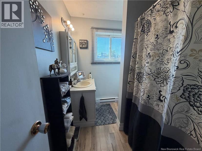 374 Acadie — photo 7 of 23