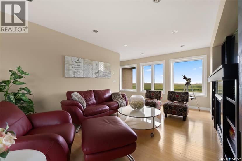 6110 Wascana COURT — photo 34 of 40