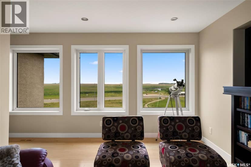 6110 Wascana COURT — photo 35 of 40