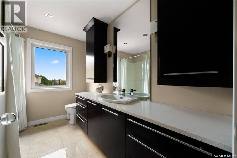 6110 Wascana COURT — photo 39 of 40