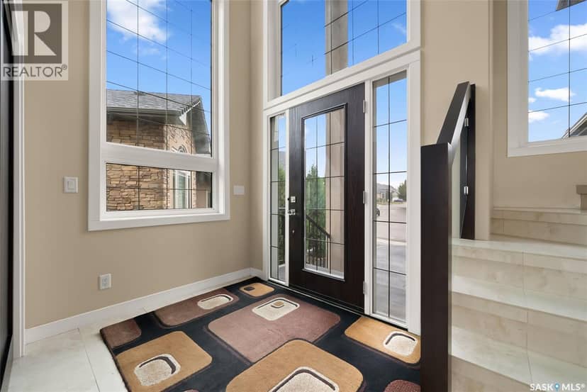 6110 Wascana COURT — photo 5 of 40