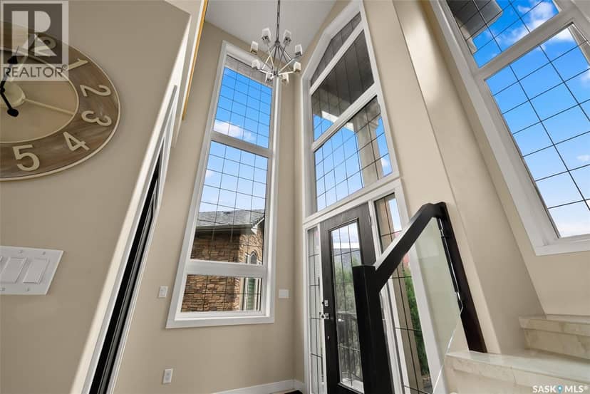 6110 Wascana COURT — photo 6 of 40