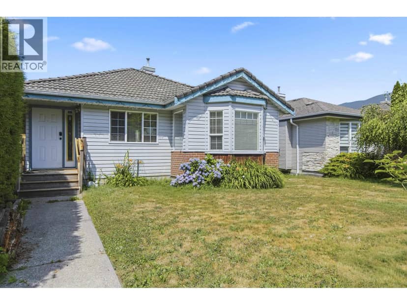 1827 MAMQUAM ROAD, Squamish