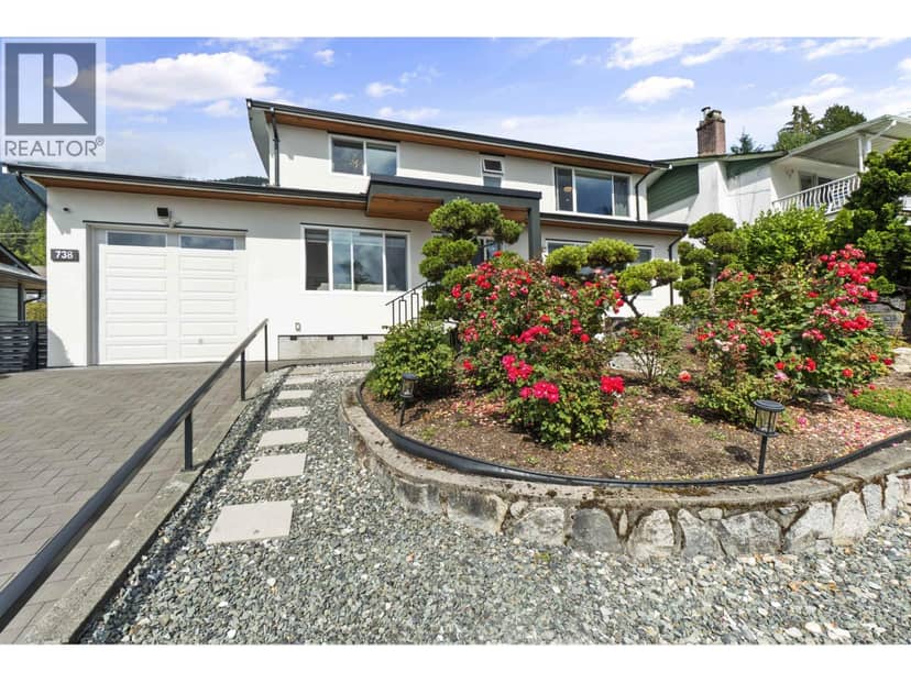 738 SYLVAN AVENUE, North Vancouver