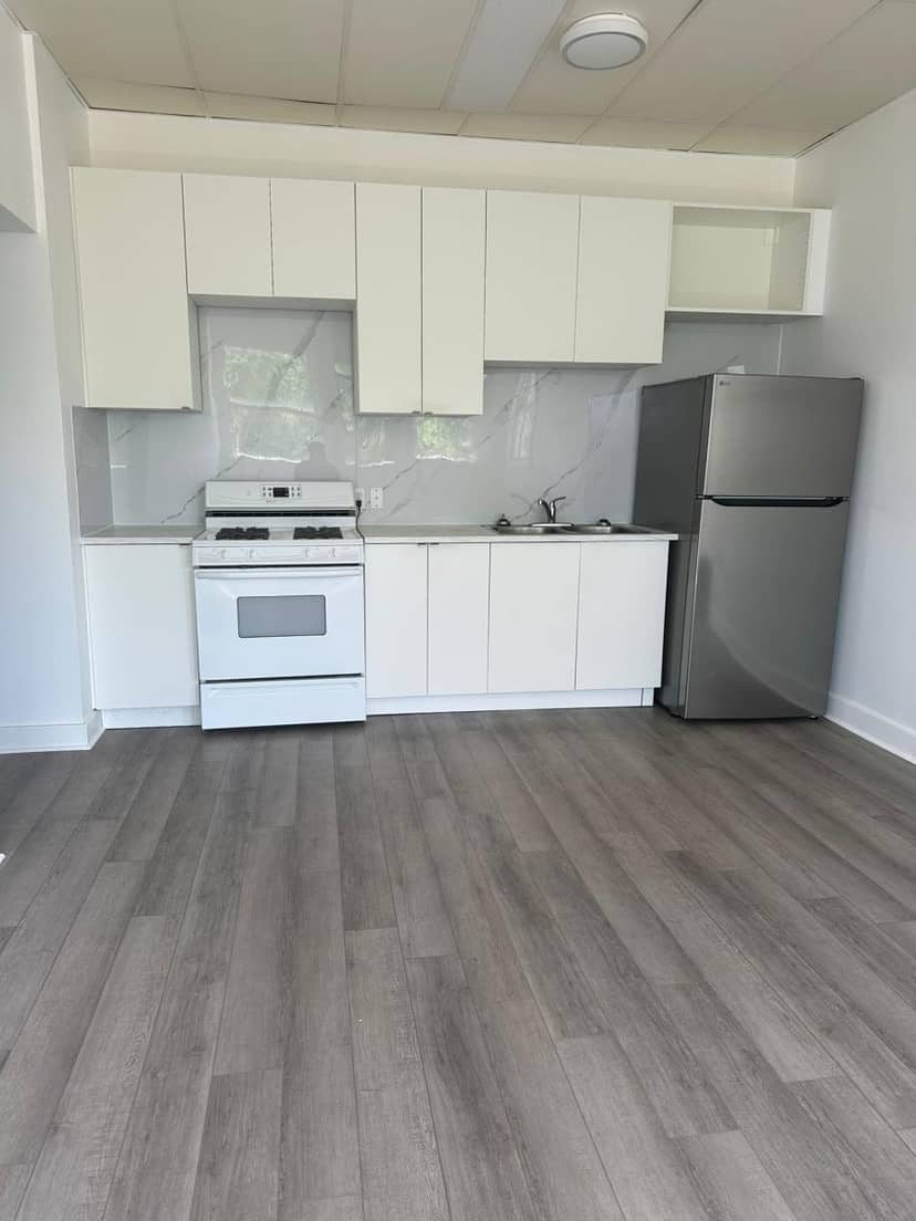 Listing 29969628 — photo 15 of 32