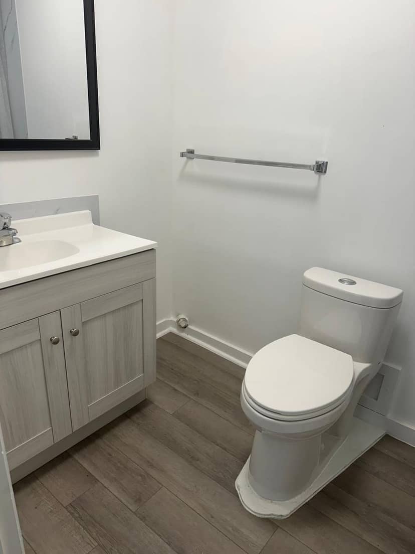 Listing 29969628 — photo 17 of 32