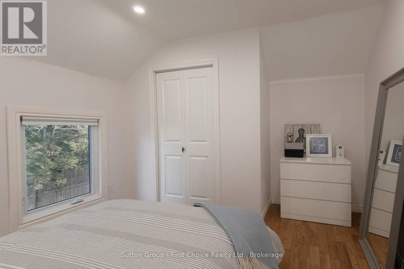 293 Wellington Street S — photo 29 of 40