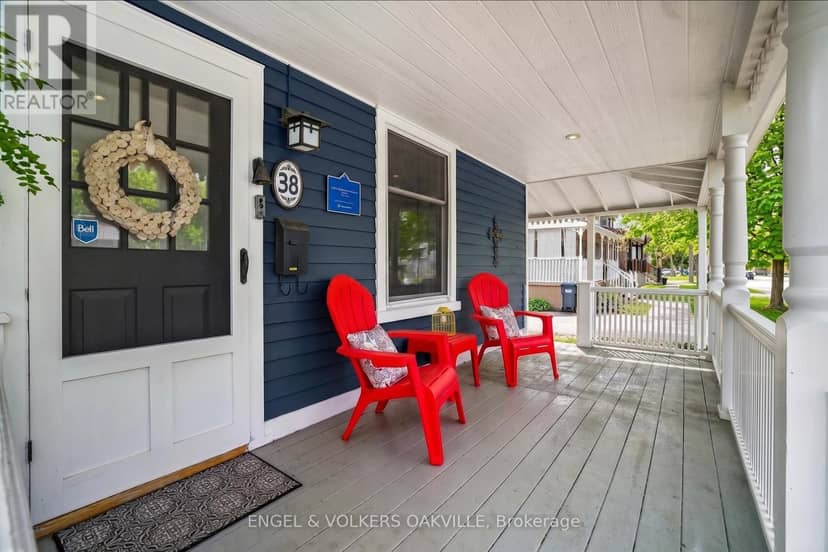 38 John Street S — photo 2 of 40