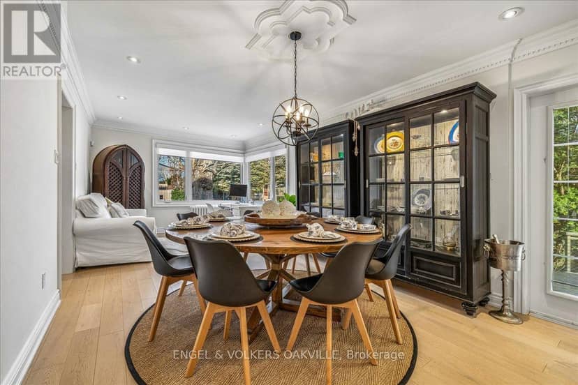 38 John Street S — photo 7 of 40