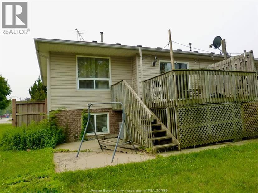 151 Christina Crescent — photo 4 of 5