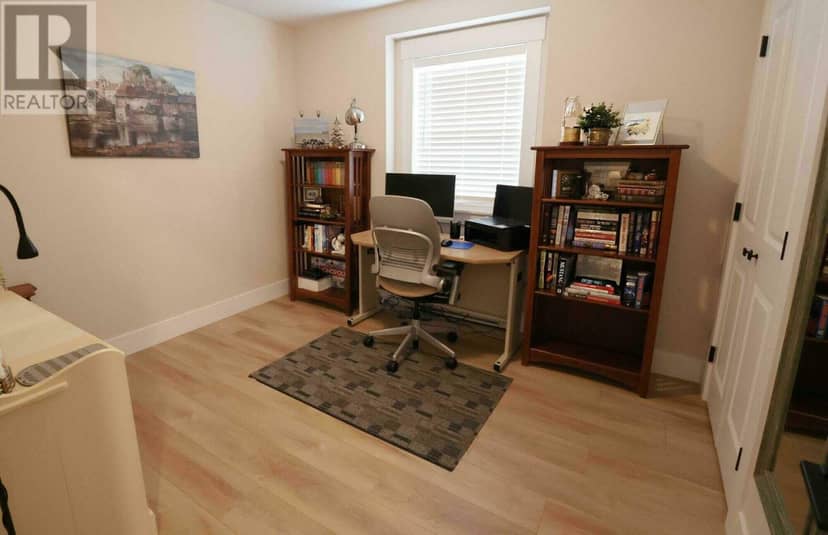 8 Keaton Drive — photo 12 of 20