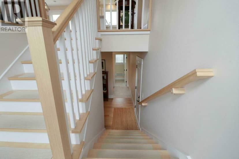 8 Keaton Drive — photo 14 of 20