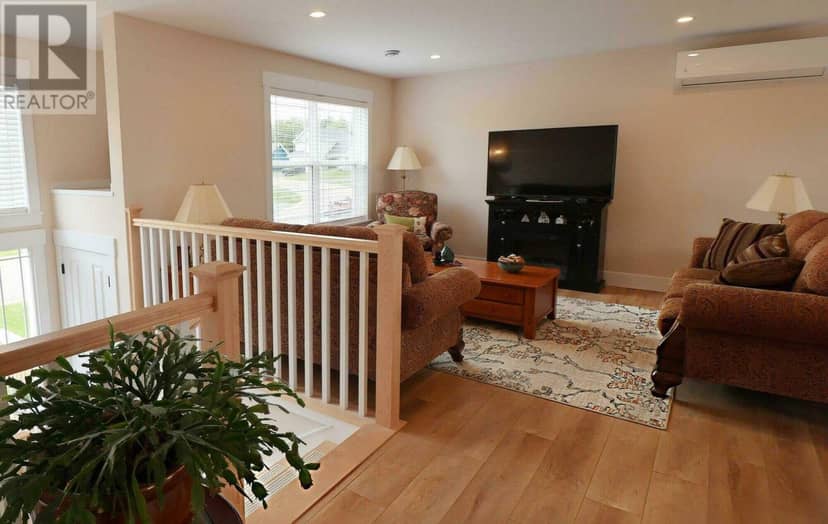 8 Keaton Drive — photo 2 of 20