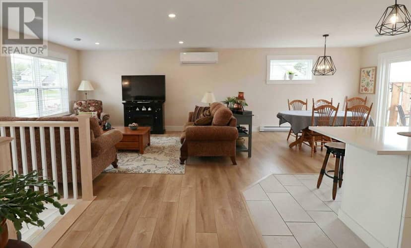8 Keaton Drive — photo 4 of 20