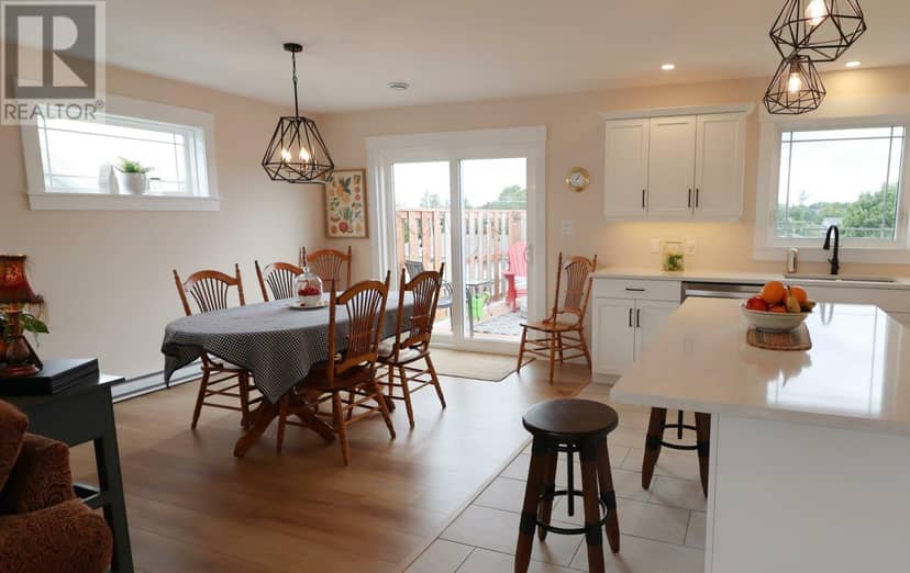8 Keaton Drive — photo 5 of 20