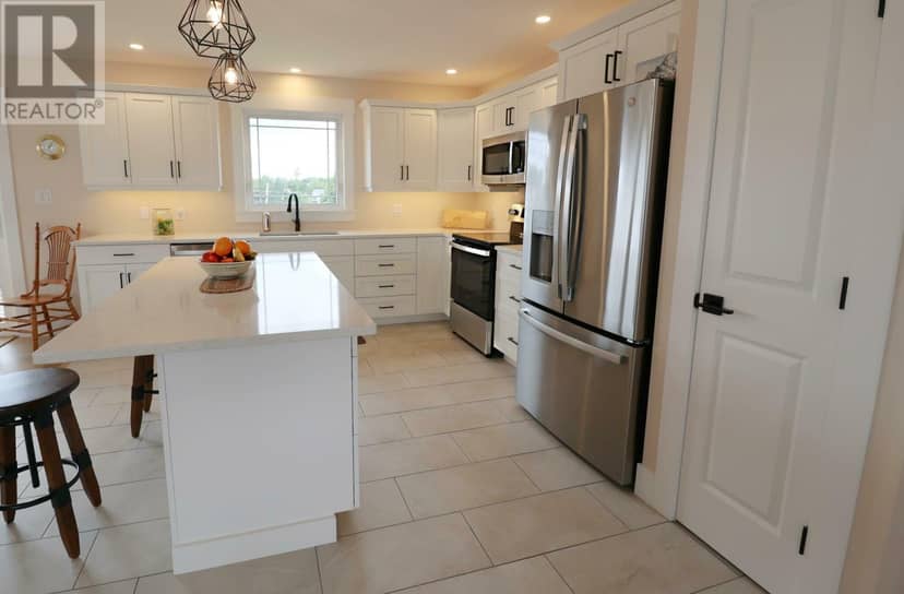 8 Keaton Drive — photo 7 of 20