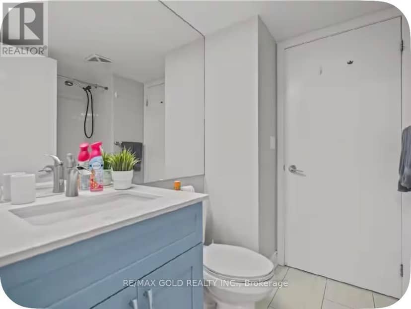 620 - 215 Fort York Boulevard — photo 14 of 21